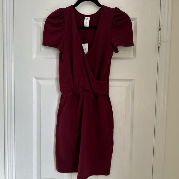 Smash + Tess Emma Faux Wrap Mini Dress in Bold Burgundy size XS - Picture 5 of 5